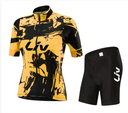 BORA cycling outfit | short-sleeve cycling jersey + bib shorts